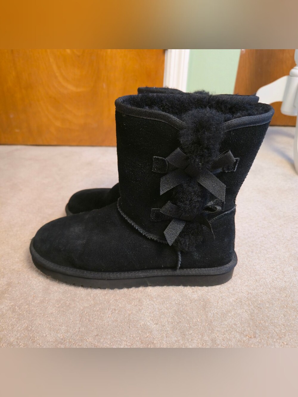 Koolaburra by UGG Women’s Victoria Black Suede Short Boots Size 10 1015874